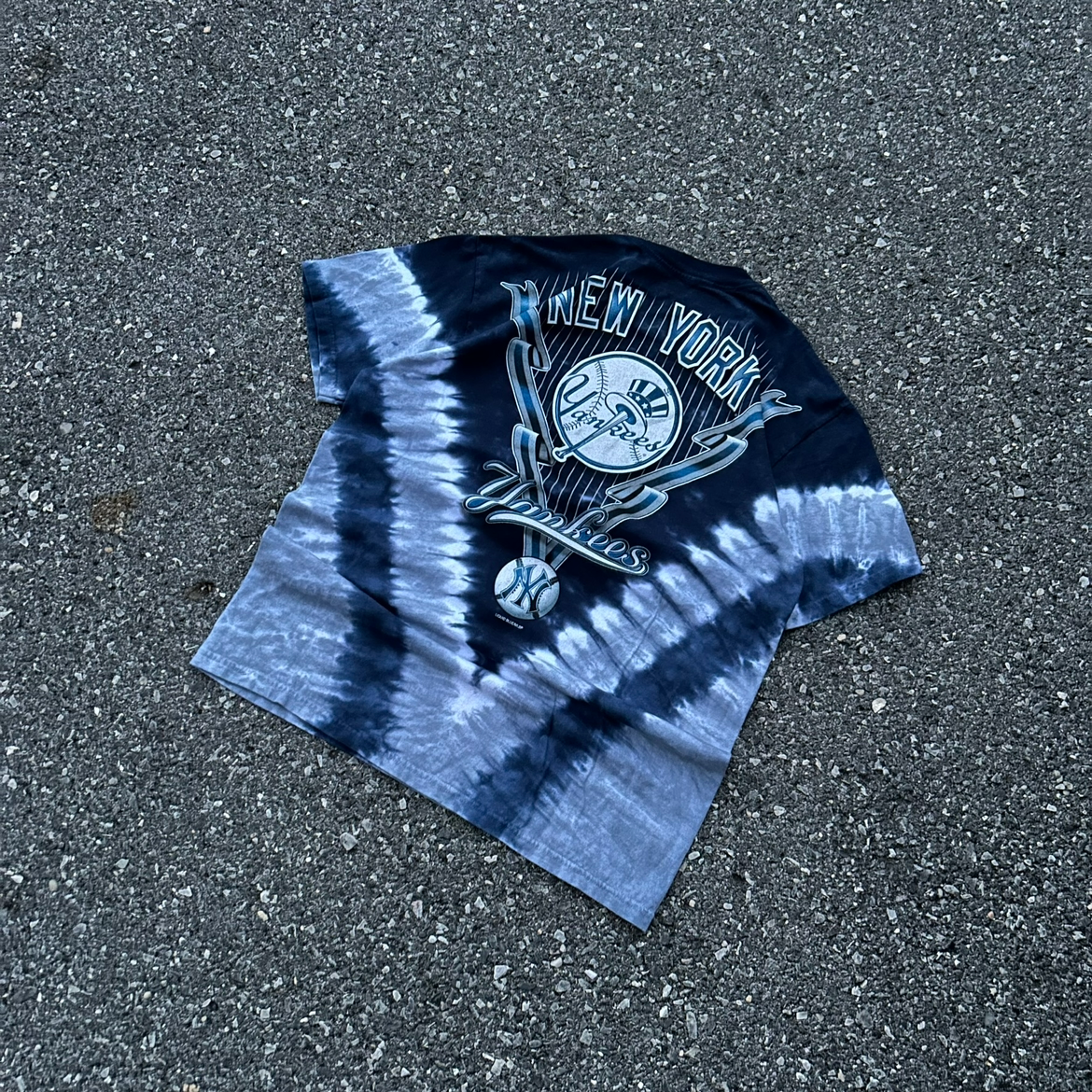Vintage NY Yankees Blue Tie-Dye Graphic Tee - M