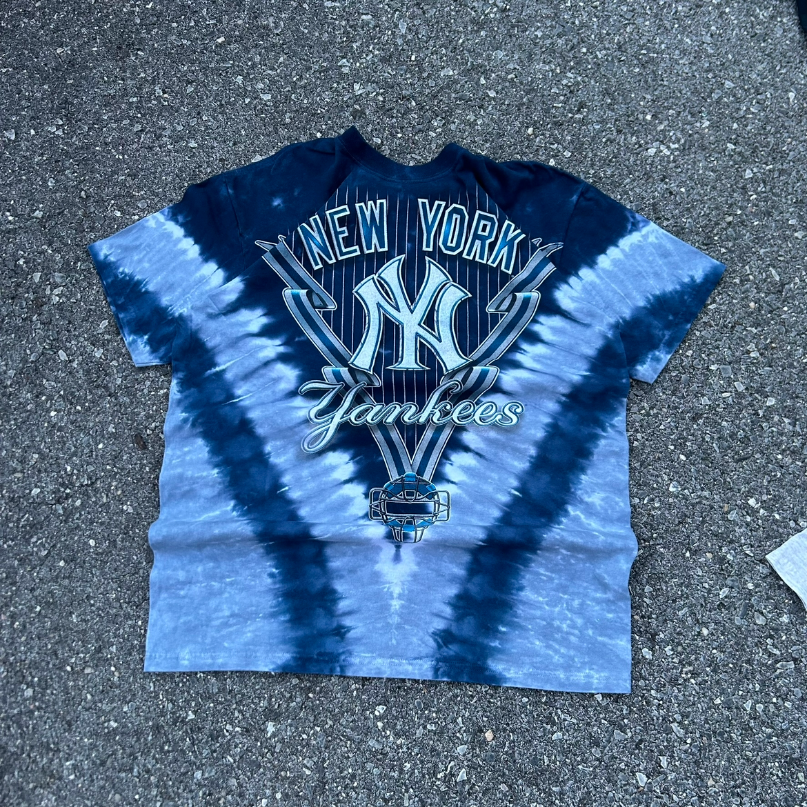 Vintage NY Yankees Blue Tie-Dye Graphic Tee - M
