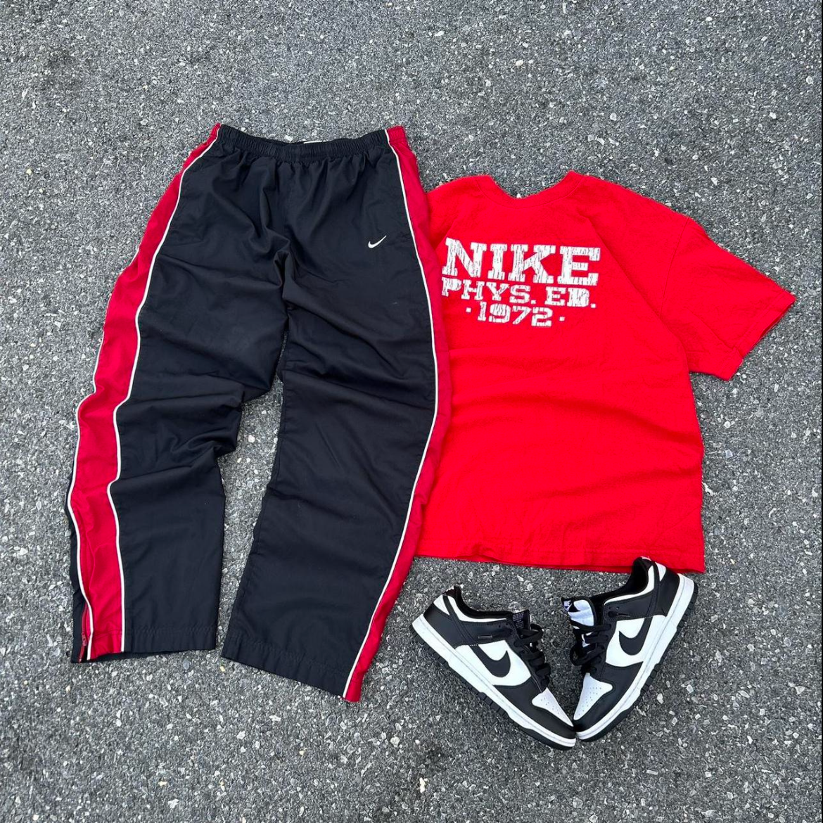 Vintage Red Nike Graphic Tee - XL