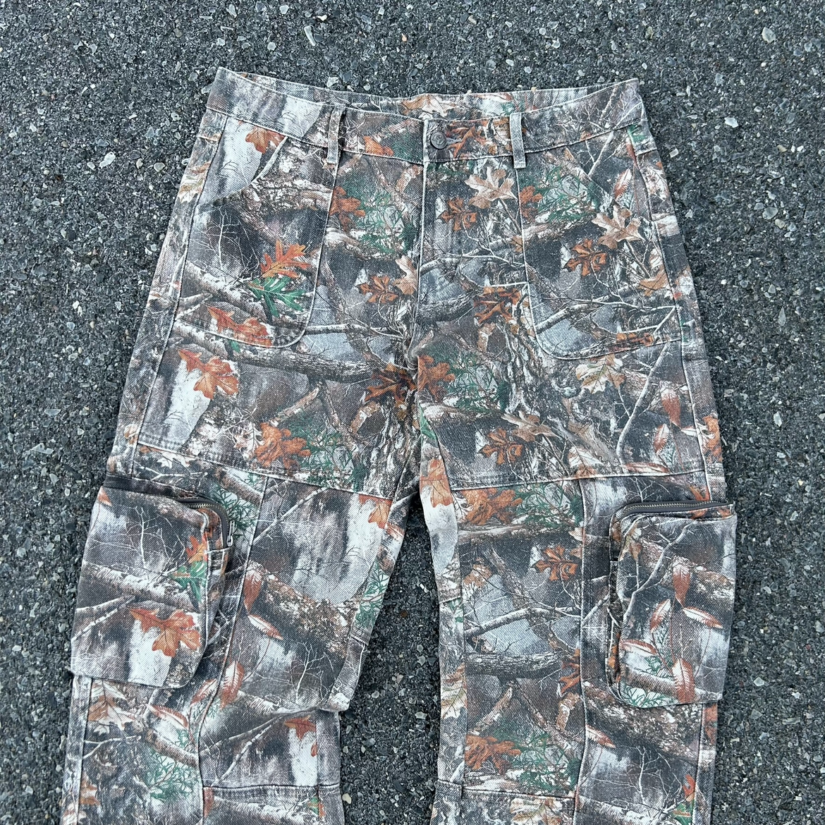 GV Gallery Camo Cargo Pants - M