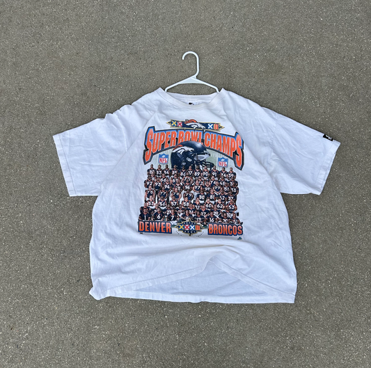 Vintage NFL Football Graphic Tee - XL